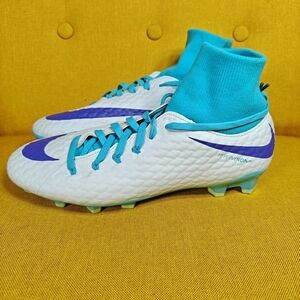 EUC Nike Hypervenom Phantom 3 Academy Athletic White Blue Soccer Cleats Men's 8